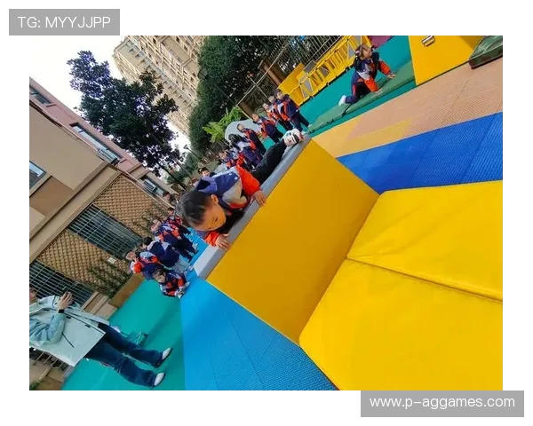 幼儿园自主游戏中小球运动的探索与实践：促进孩子运动能力和团队合作精神的培养